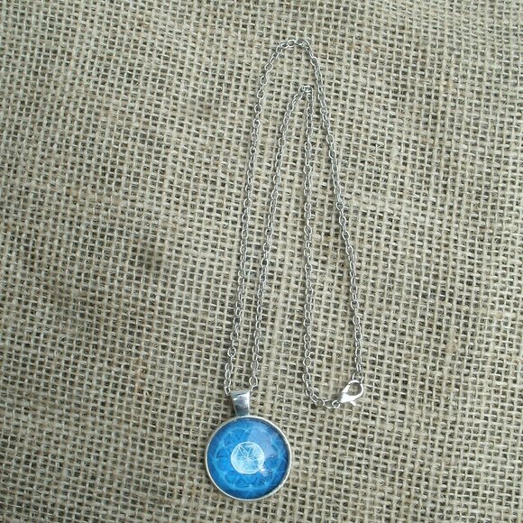 Flower of Life Design Glass Cabochon Pendant Necklace - Picture 4 of 13
